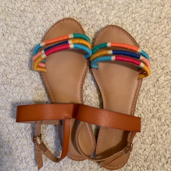 Old Navy Shoes - NWOT Old Navy yarn wrapped sandal